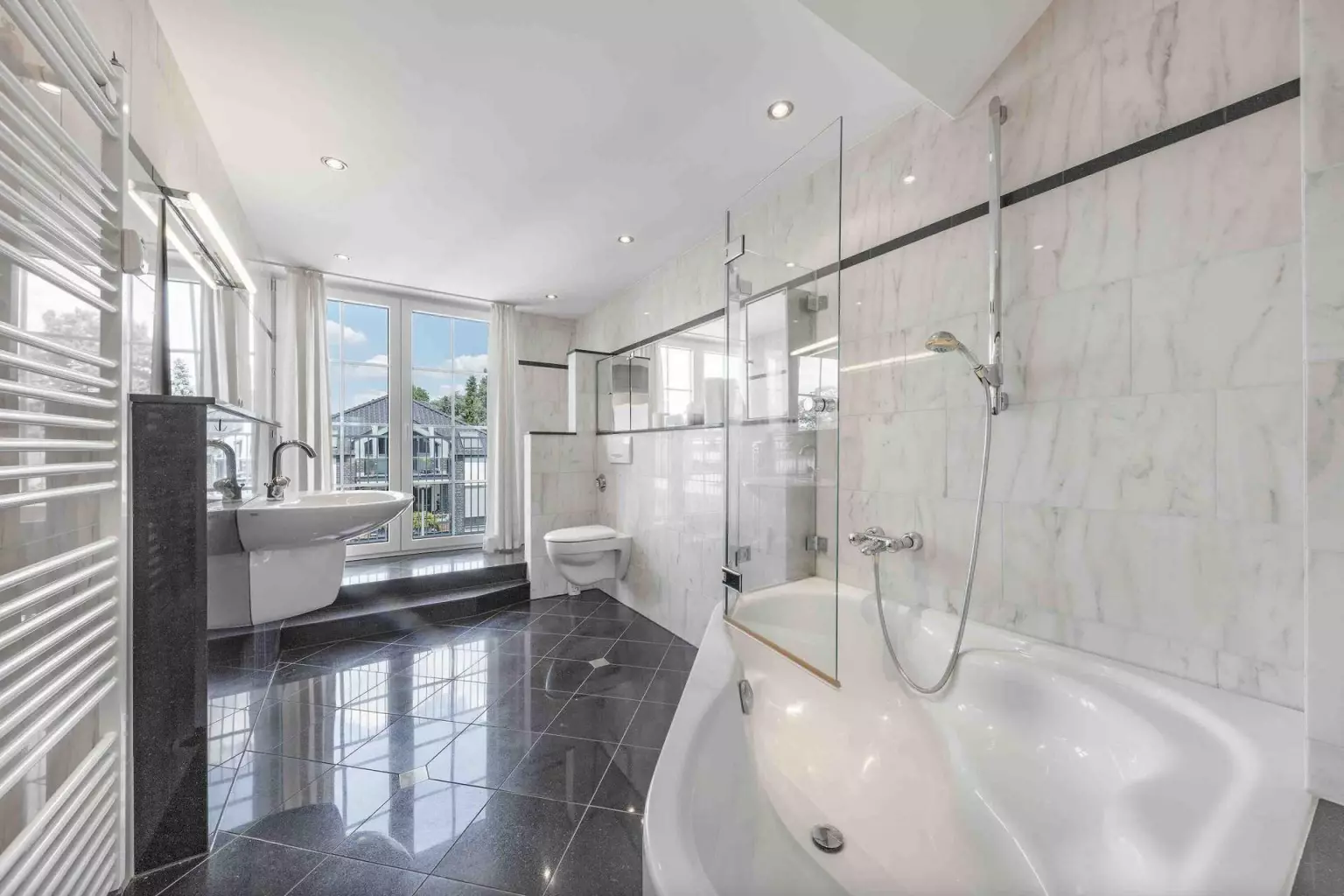 Badezimmer – Dachgarten-Wohnung