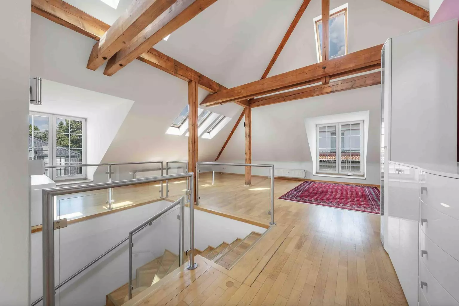 Treppenaufgang – Dachgarten-Wohnung