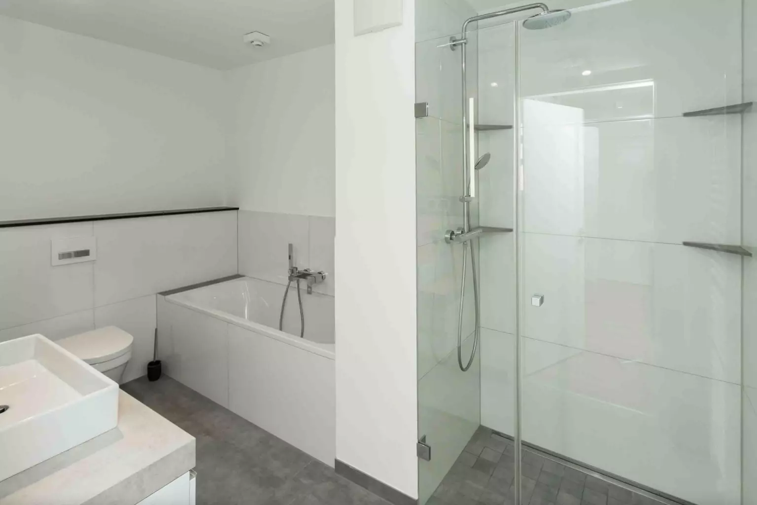 Masterbad im OG – Gartenmaisonette am Heerdter Busch
