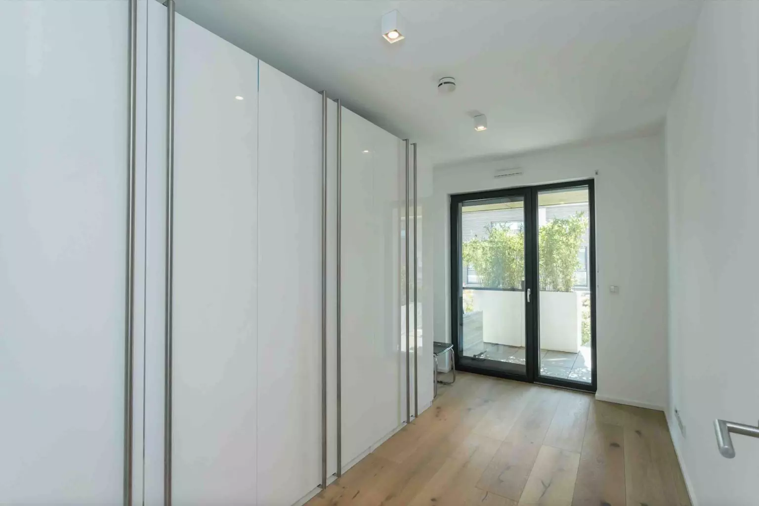 Schlafzimmer 2 von 3 im OG – Gartenmaisonette am Heerdter Busch