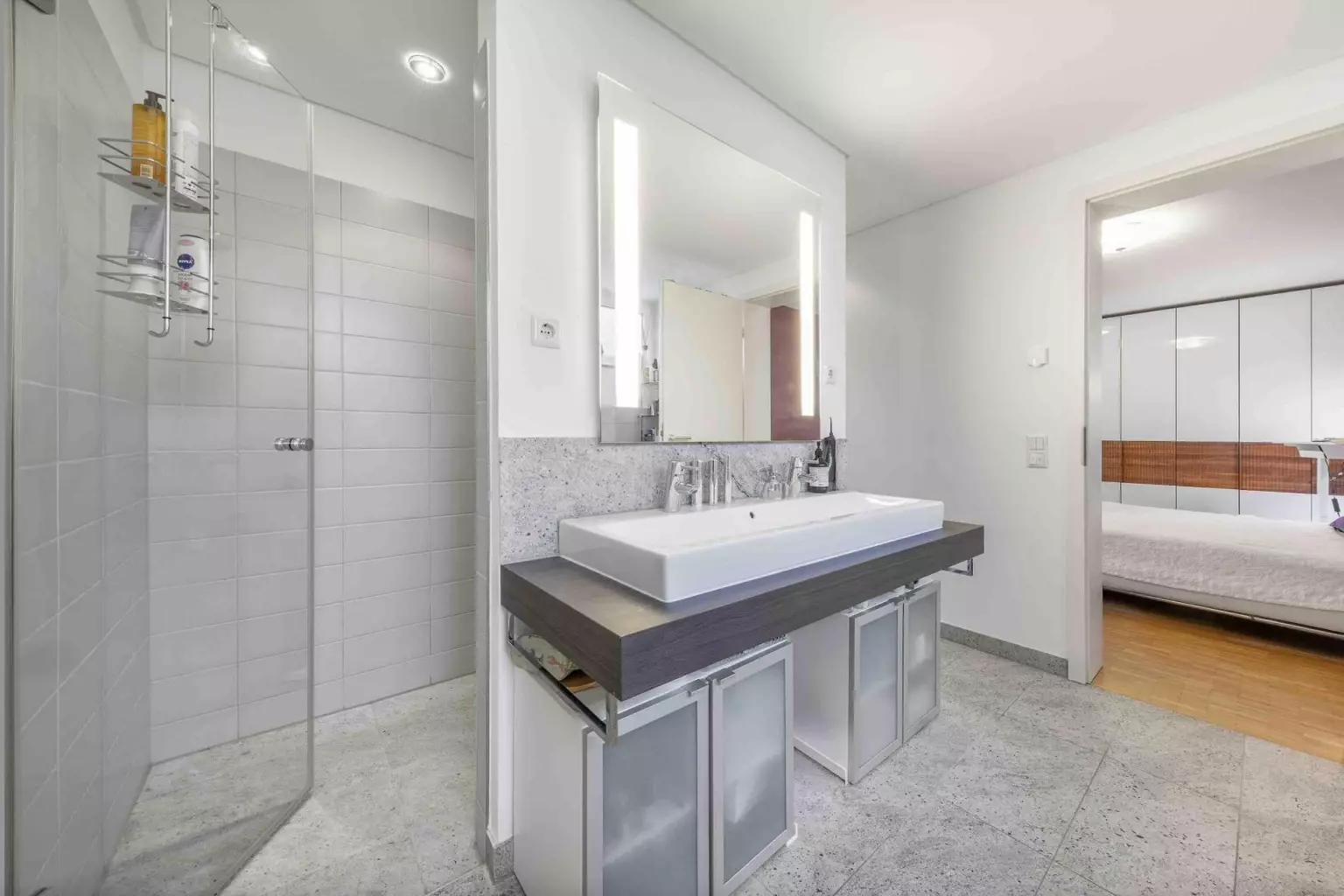 Badezimmer – Moderne Terrassenwohnung